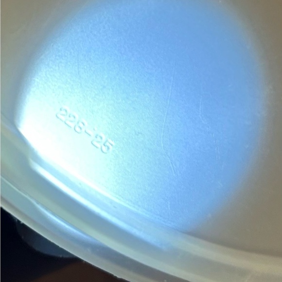 Tupperware Clear / Frosted Replacement Lid X 228-25 Good Condition See Pictures - Picture 4 of 4
